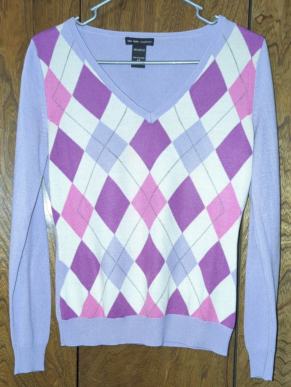 New York & Company Lavender Pink Purple White Argyle V-Neck Sweater XS